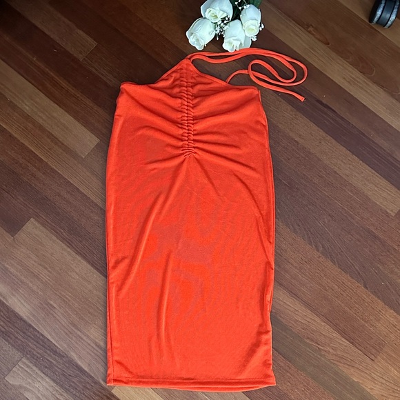 New without tags Almost Famous Vibrant Orange Backless Dress - Picture 2 of 5